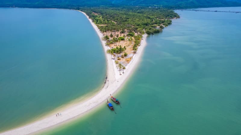 สถานที่ท่องเที่ยวไทย แหลมหาด เกาะยาวใหญ่ จังหวัดพังงา | ประกันอุบัติเหตุ | รู้ใจ